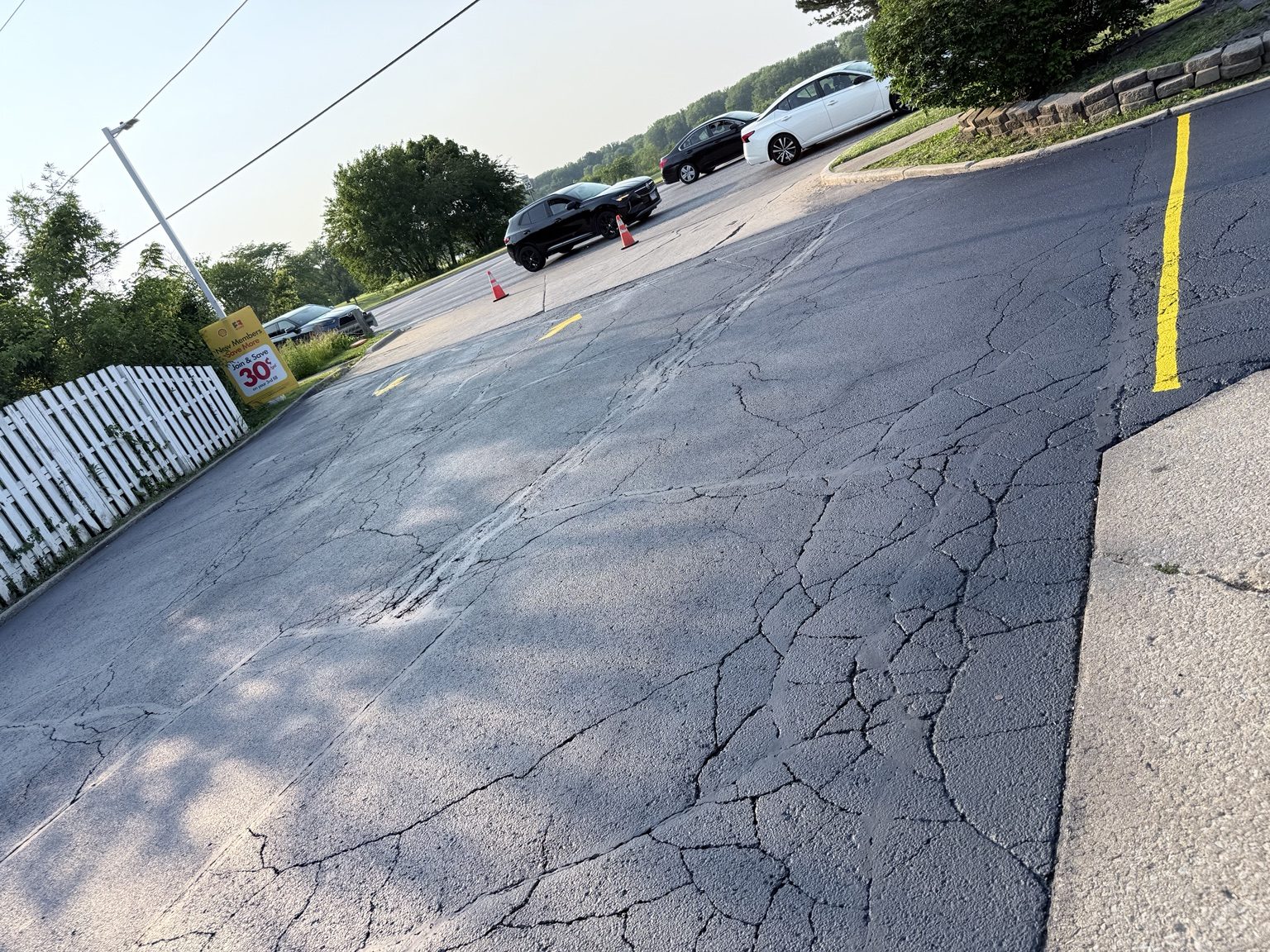 Commercial sealcoating and lot maintenance