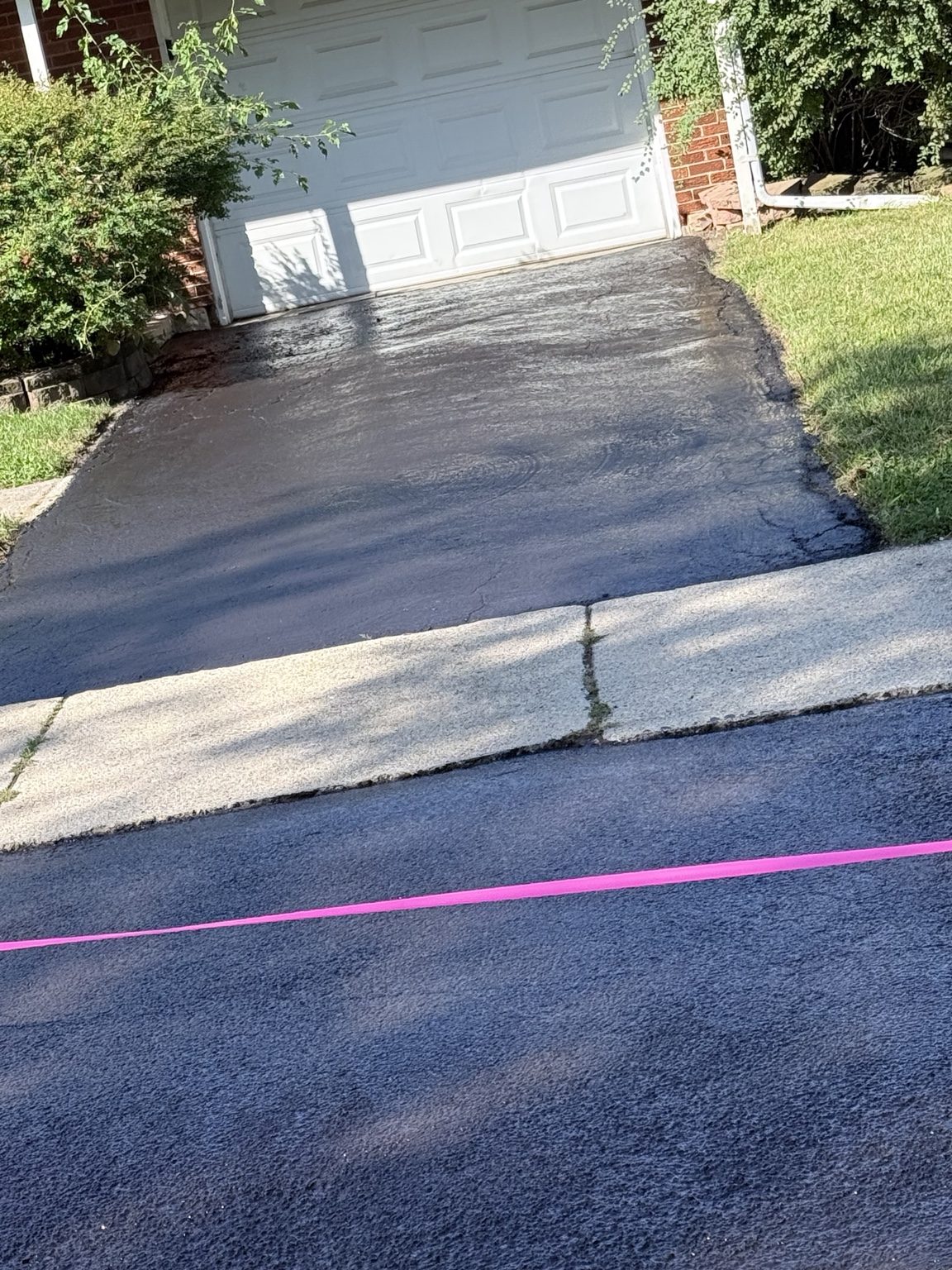 Commercial sealcoating and lot maintenance