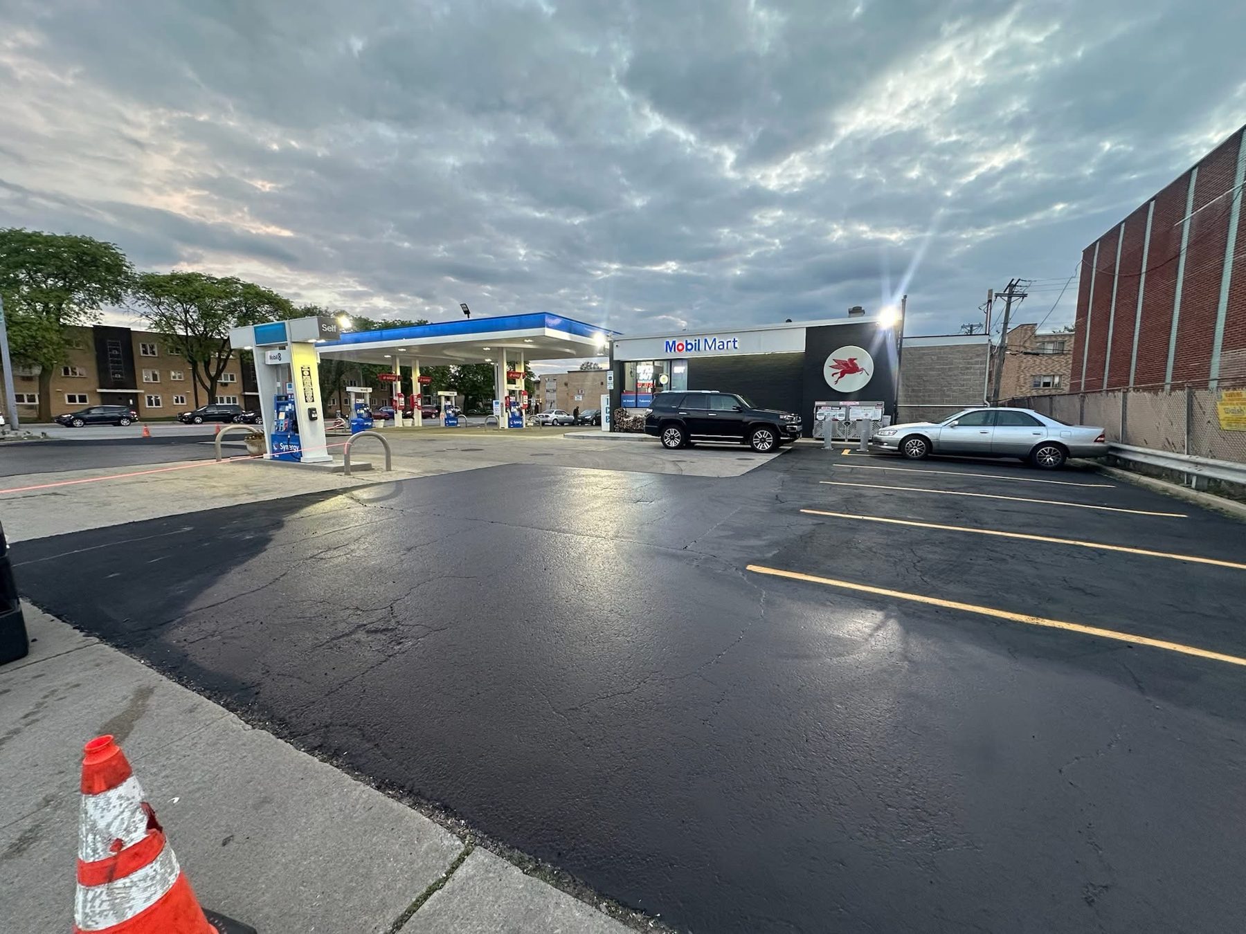 Commercial sealcoating and lot maintenance